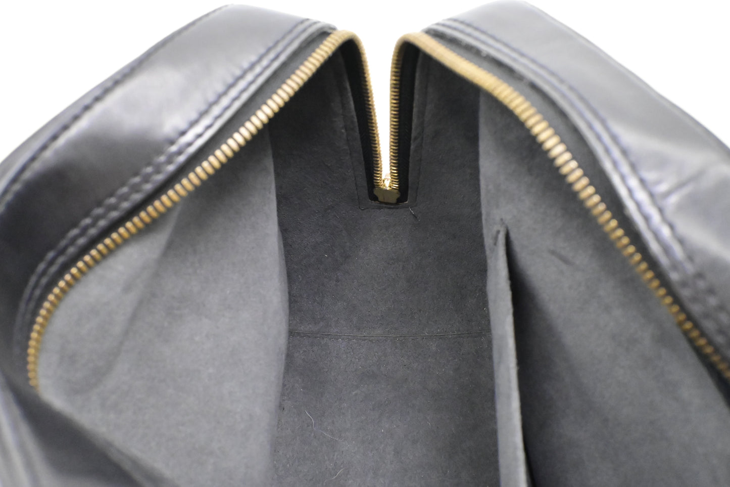 Louis Vuitton Sablon in Black Epi Leather