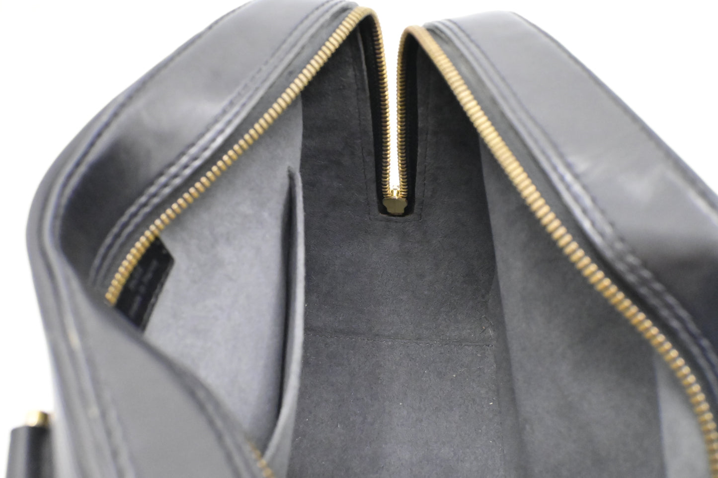 Louis Vuitton Sablon in Black Epi Leather