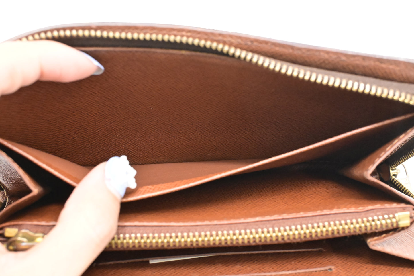 Louis Vuitton Zippy Wallet in Monogram Canvas