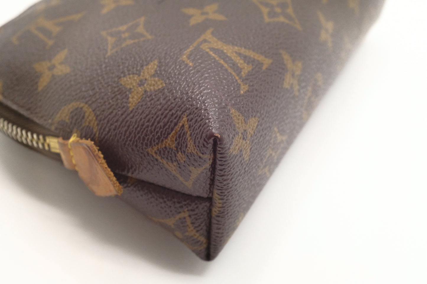 Louis Vuitton Pochette Cosmetique in Monogram Canvas