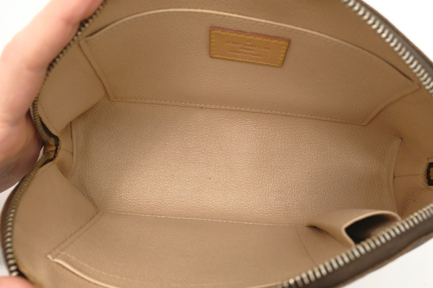 Louis Vuitton Pochette Cosmetique in Monogram Canvas