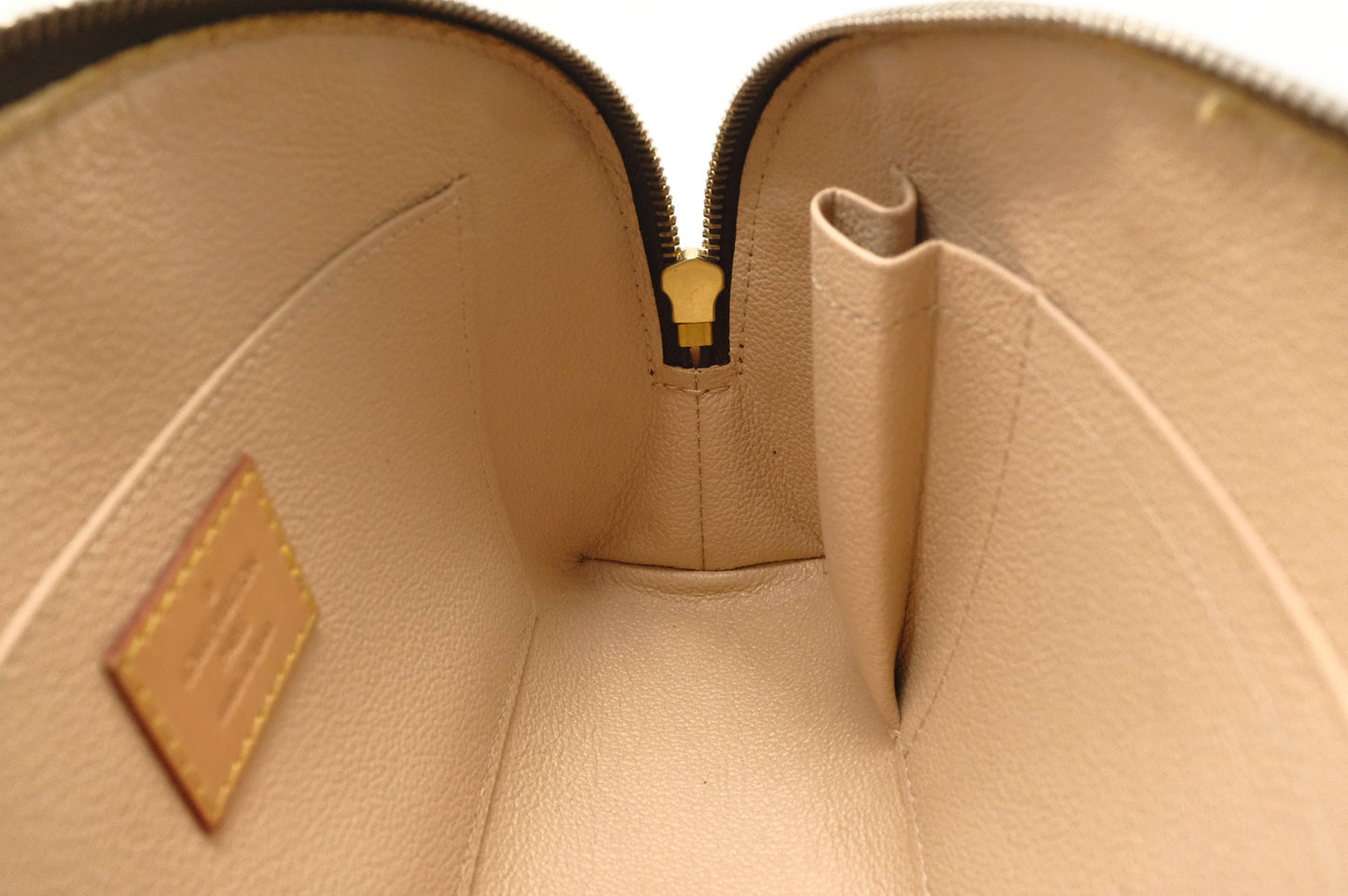 Louis Vuitton Pochette Cosmetique in Monogram Canvas