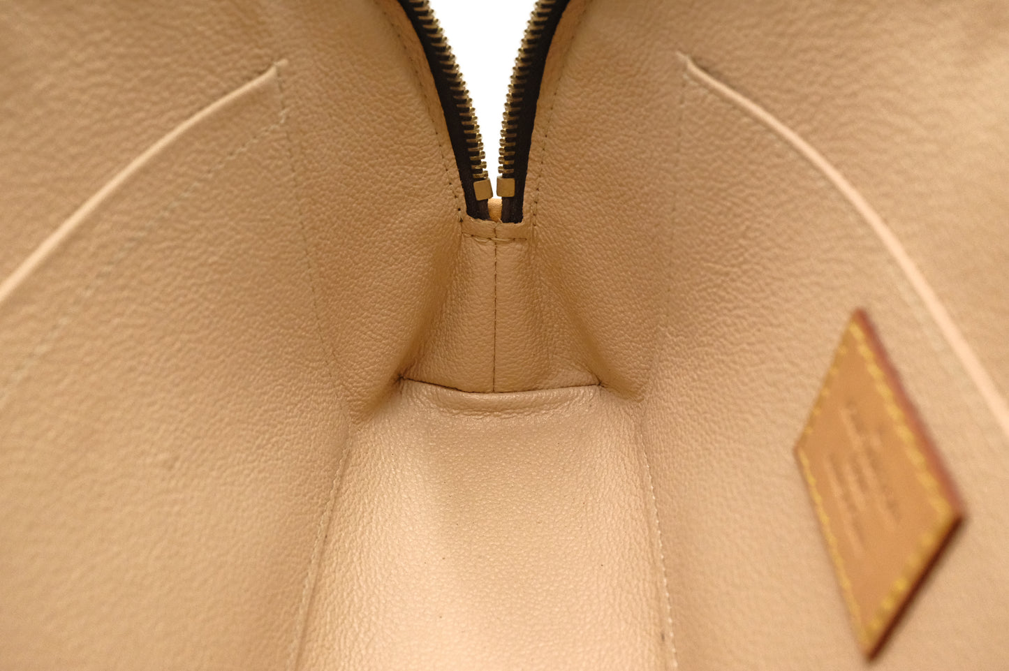 Louis Vuitton Pochette Cosmetique in Monogram Canvas