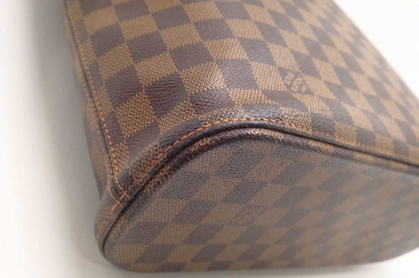 Louis Vuitton Vavin GM in Damier Ebene Canvas