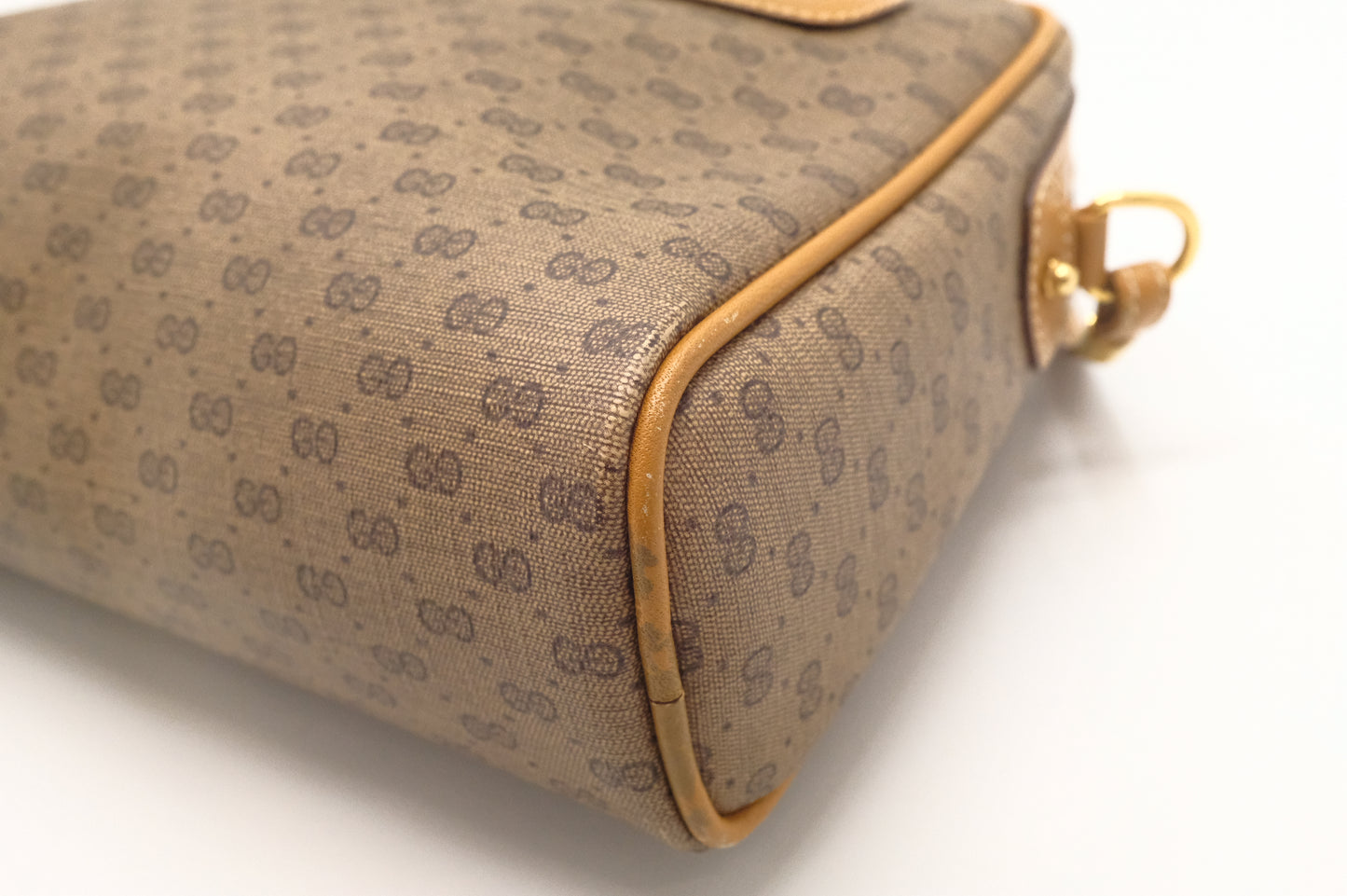 Gucci Crossbody in Beige Micro GG Coated Canvas