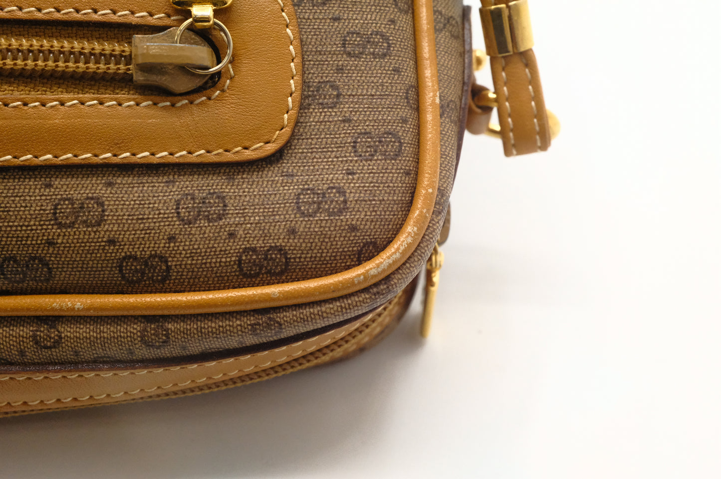 Gucci Crossbody in Beige Micro GG Coated Canvas