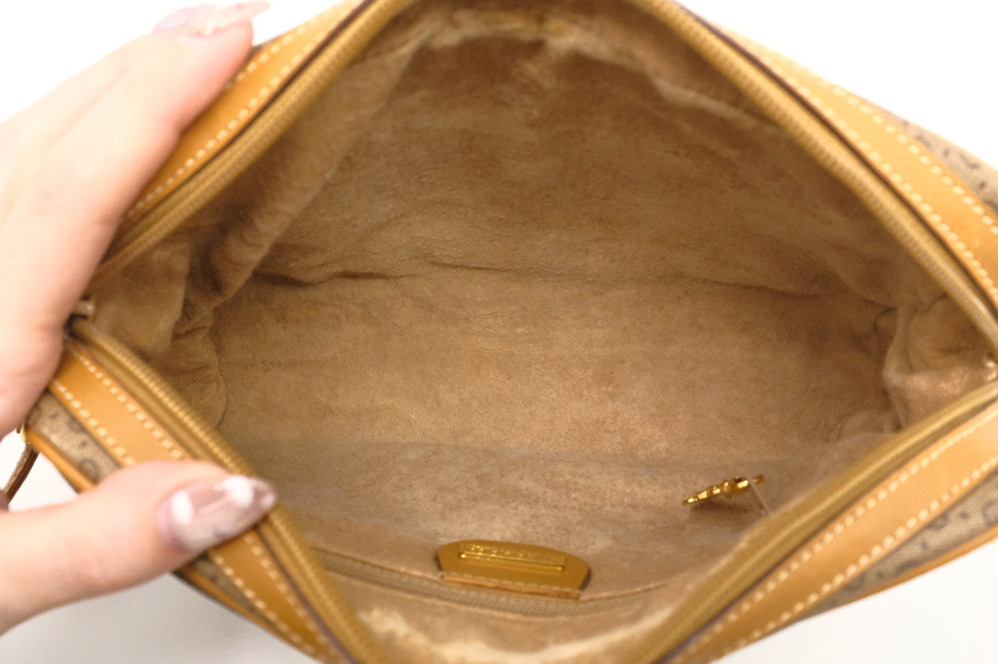 Gucci Crossbody in Beige Micro GG Coated Canvas