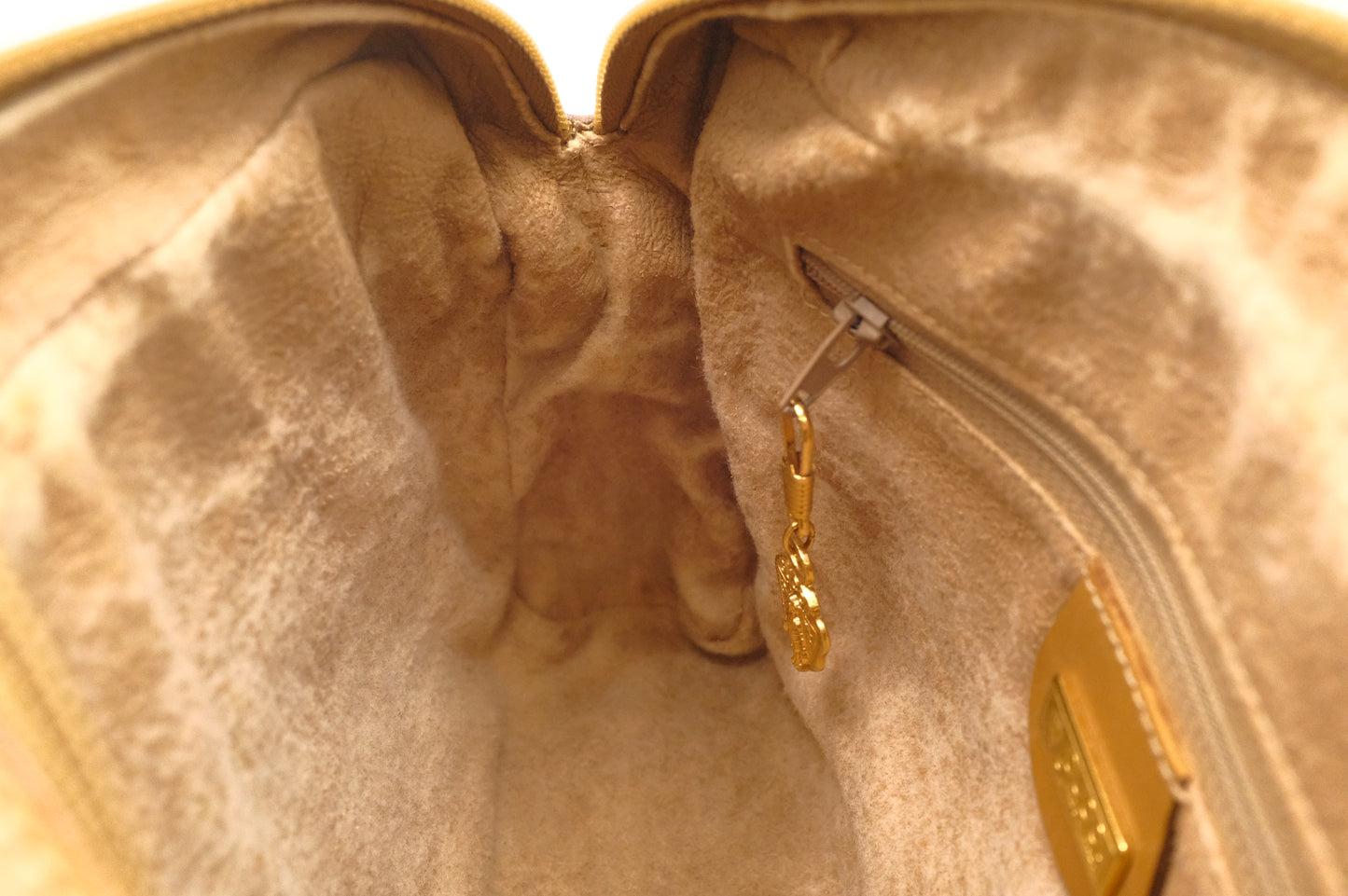 Gucci Crossbody in Beige Micro GG Coated Canvas