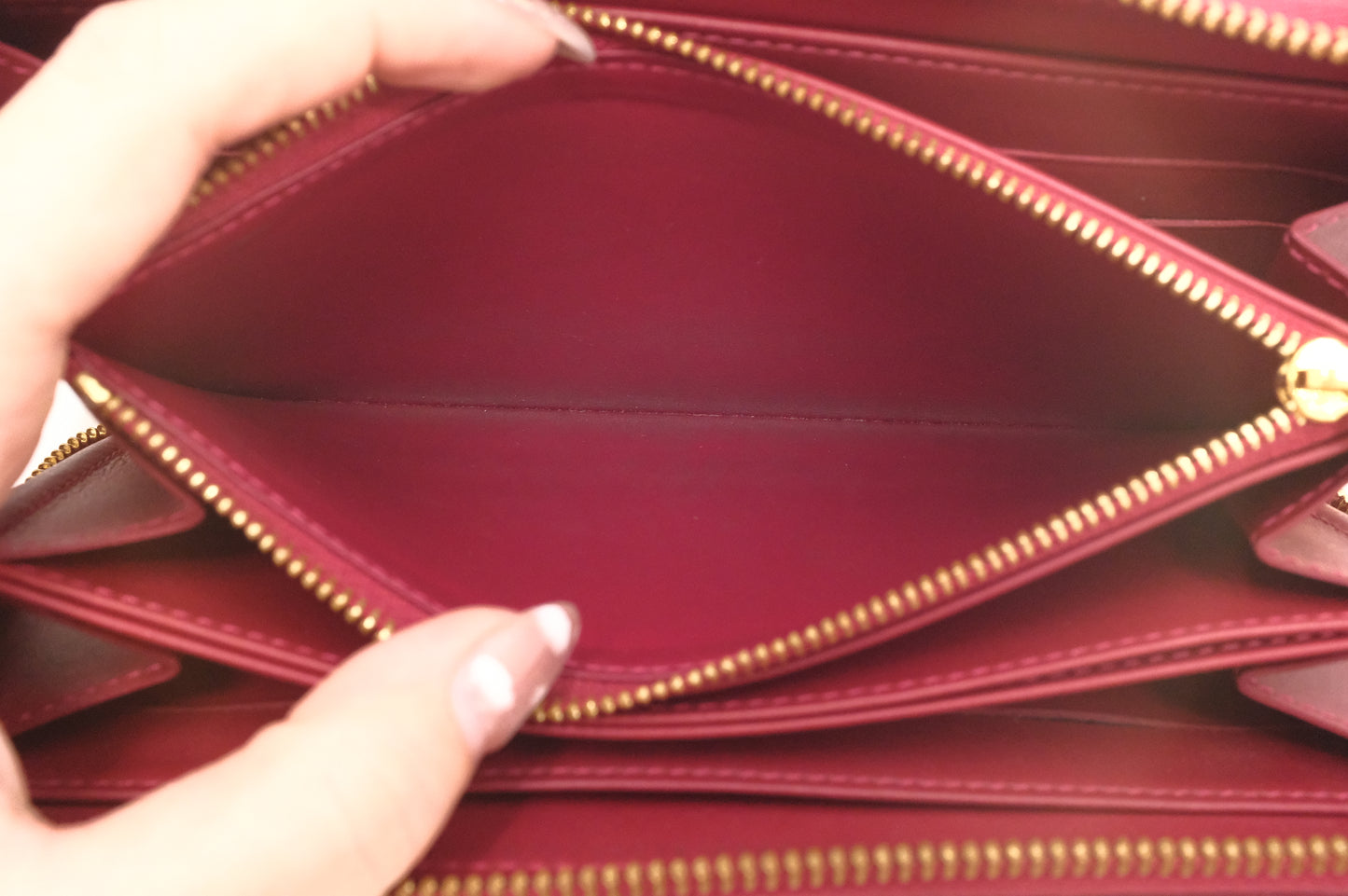 Louis Vuitton Zippy Long Wallet in Red Vernis Leather