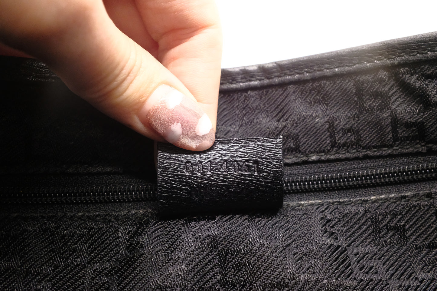 Gucci Jackie Shoulder Bag in Floral Black Leather
