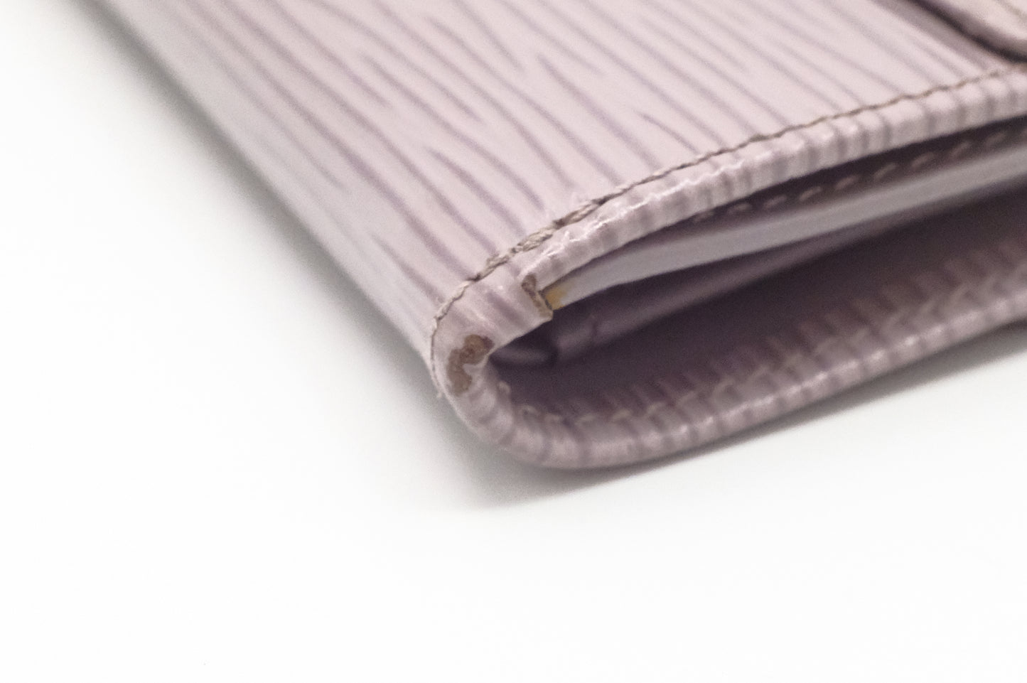 Louis Vuitton Elise Wallet in Lilac Epi Leather