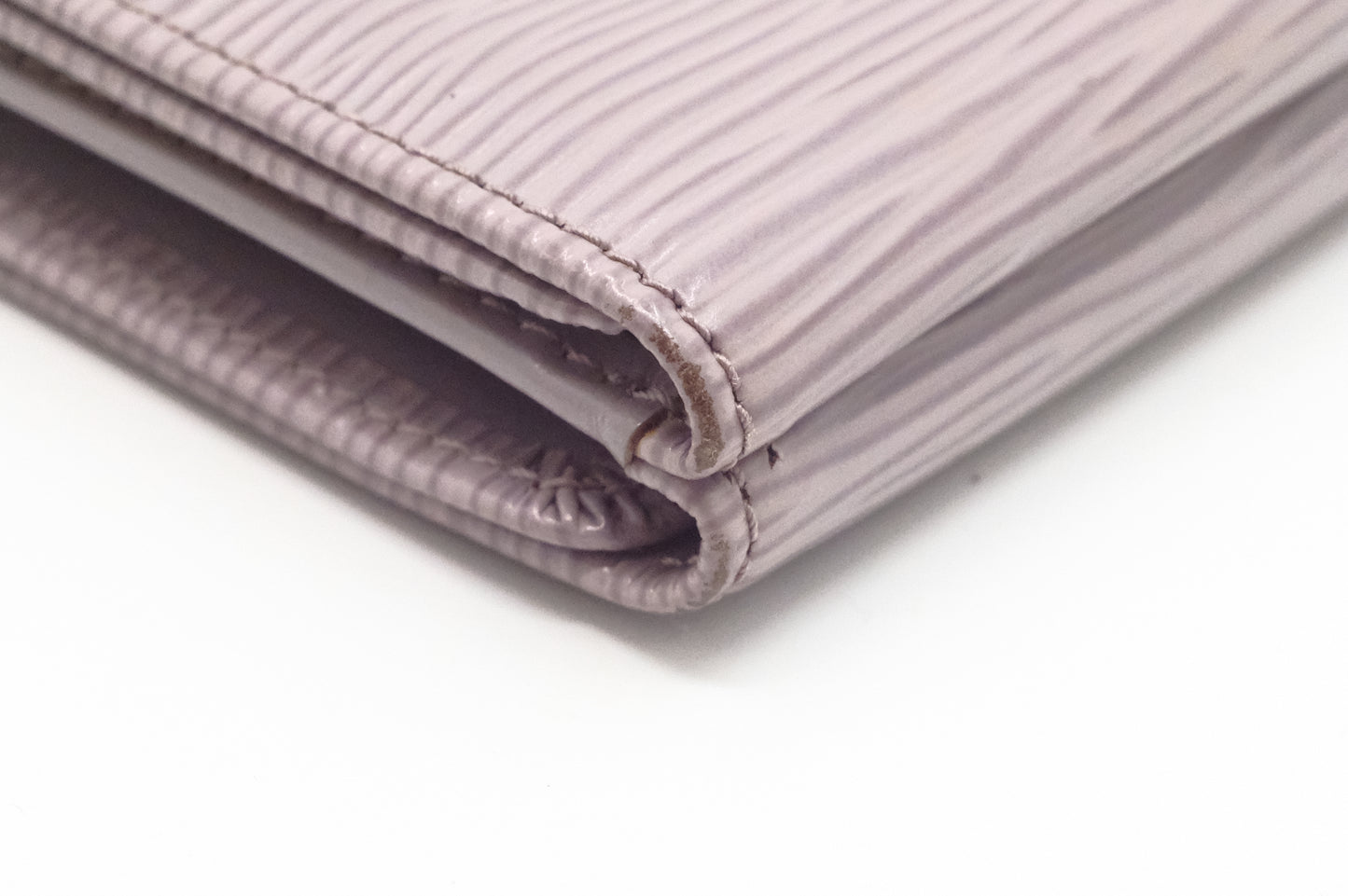 Louis Vuitton Elise Wallet in Lilac Epi Leather