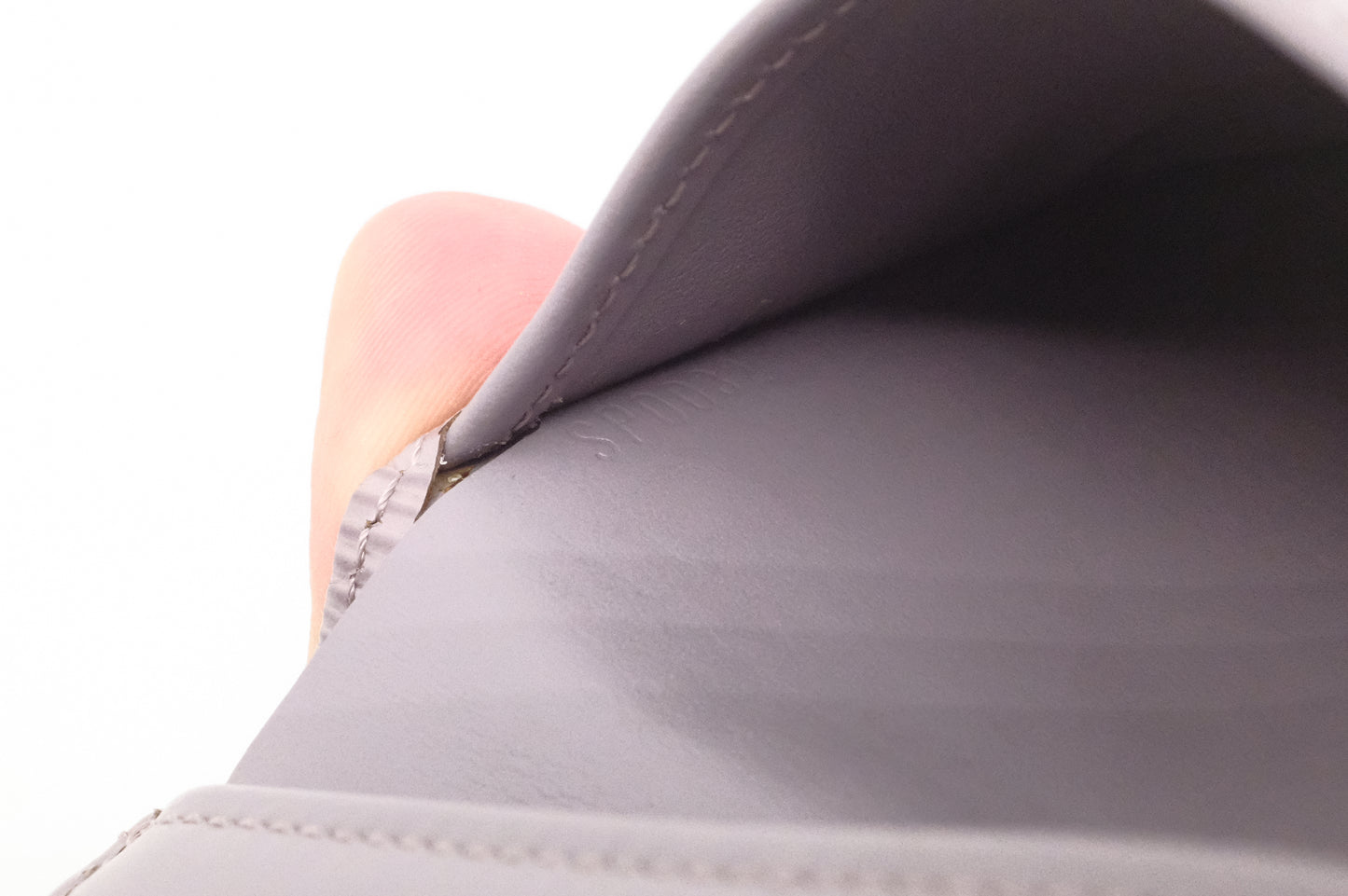 Louis Vuitton Elise Wallet in Lilac Epi Leather