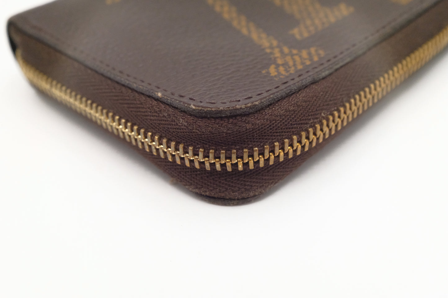 Louis Vuitton Compact Zippy in Monogram Giant Canvas