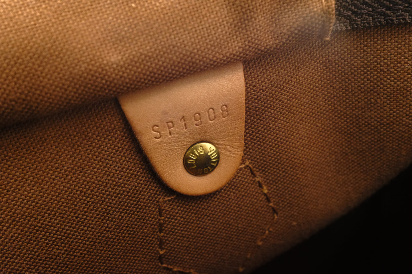 Louis Vuitton Speedy 40 in Monogram Canvas