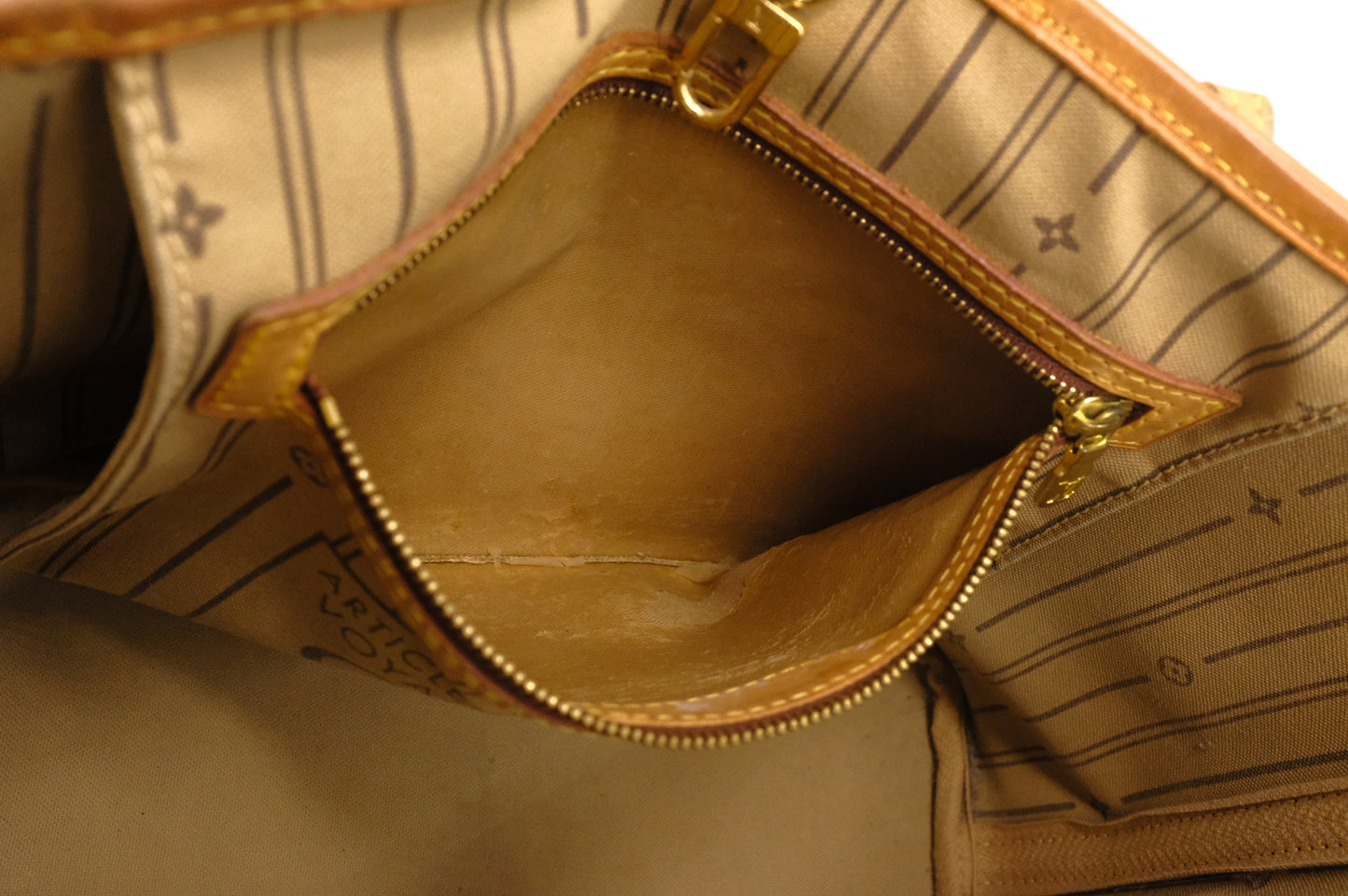 Louis Vuitton Neverfull PM in Monogram Canvas