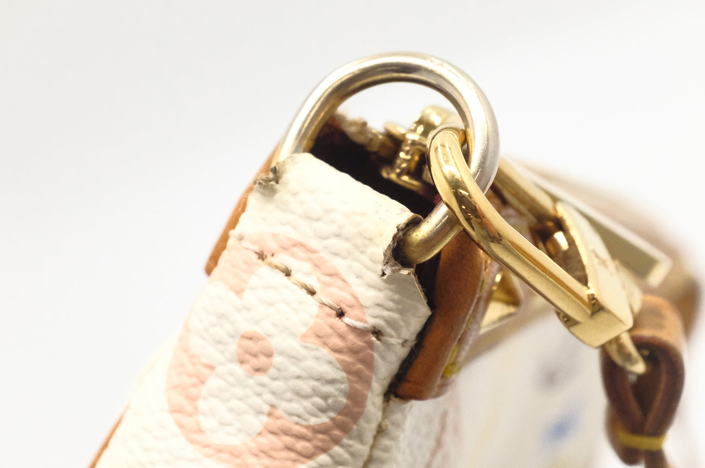 Louis Vuitton Pochette Accessoires in White Multicolor Monogram Canvas