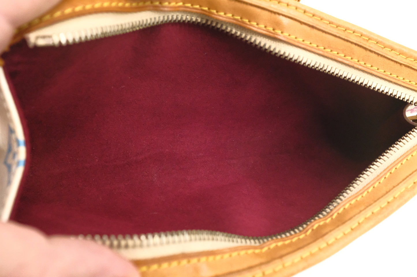 Louis Vuitton Shirley in White Multicolor Canvas