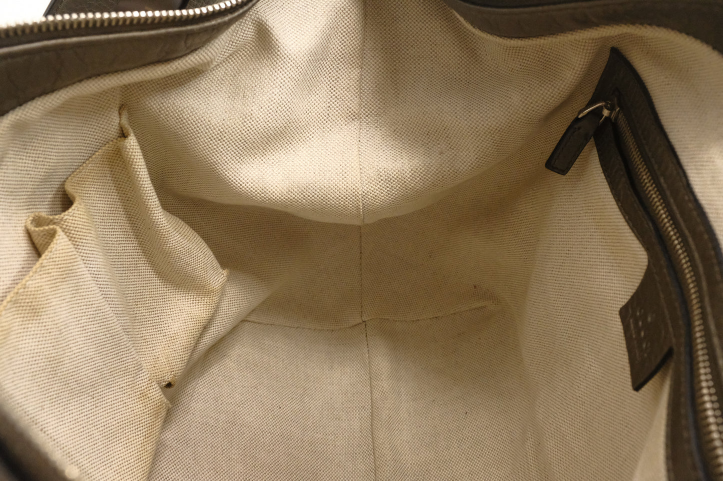 Gucci Techno Horsebit Hobo Bag in Silver Leather