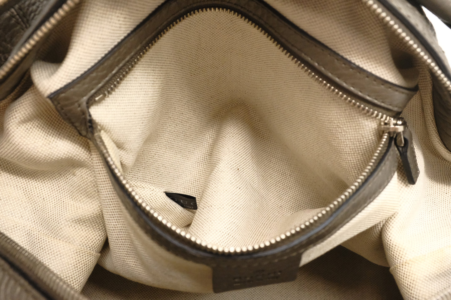 Gucci Techno Horsebit Hobo Bag in Silver Leather