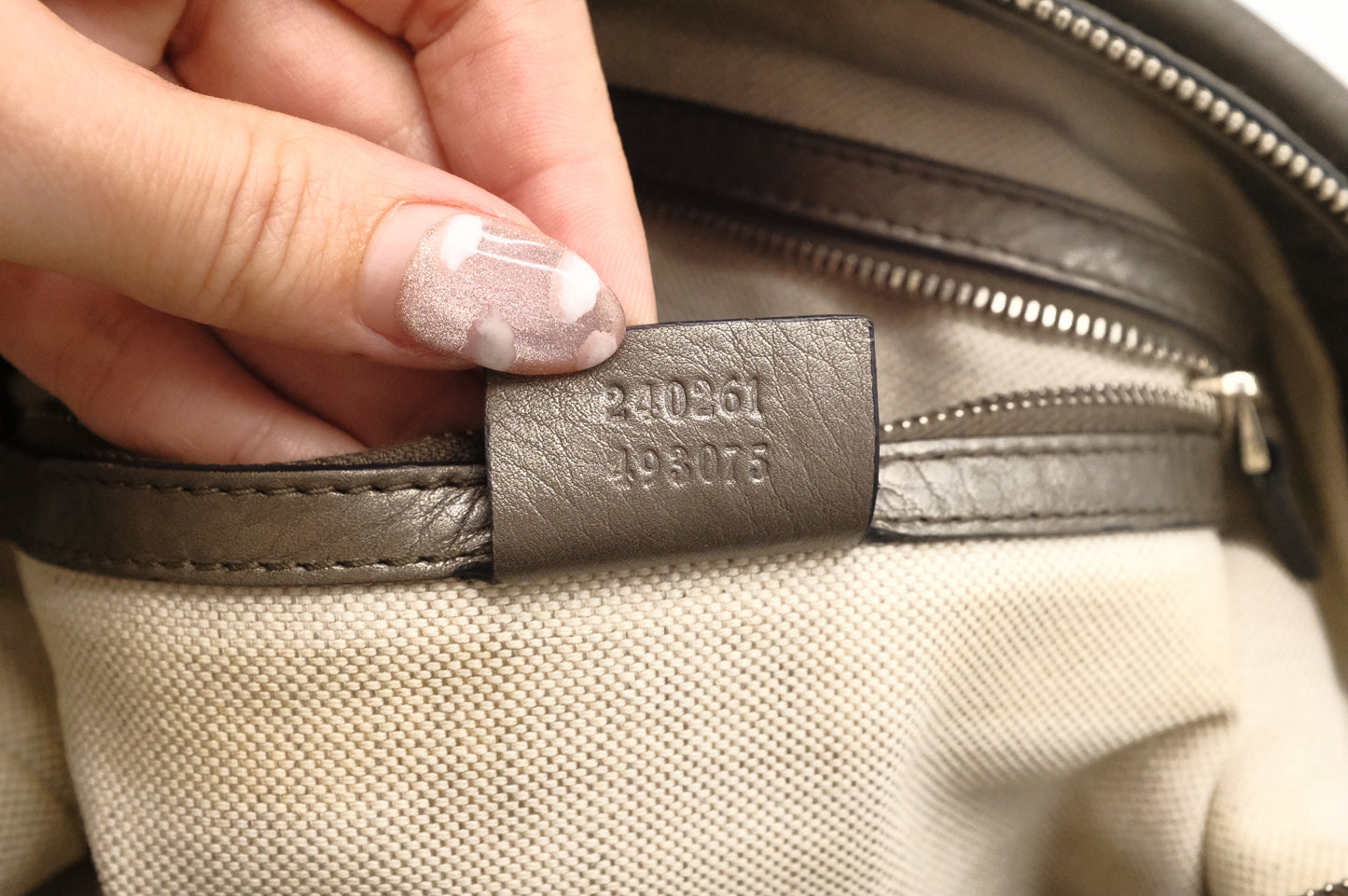 Gucci Techno Horsebit Hobo Bag in Silver Leather