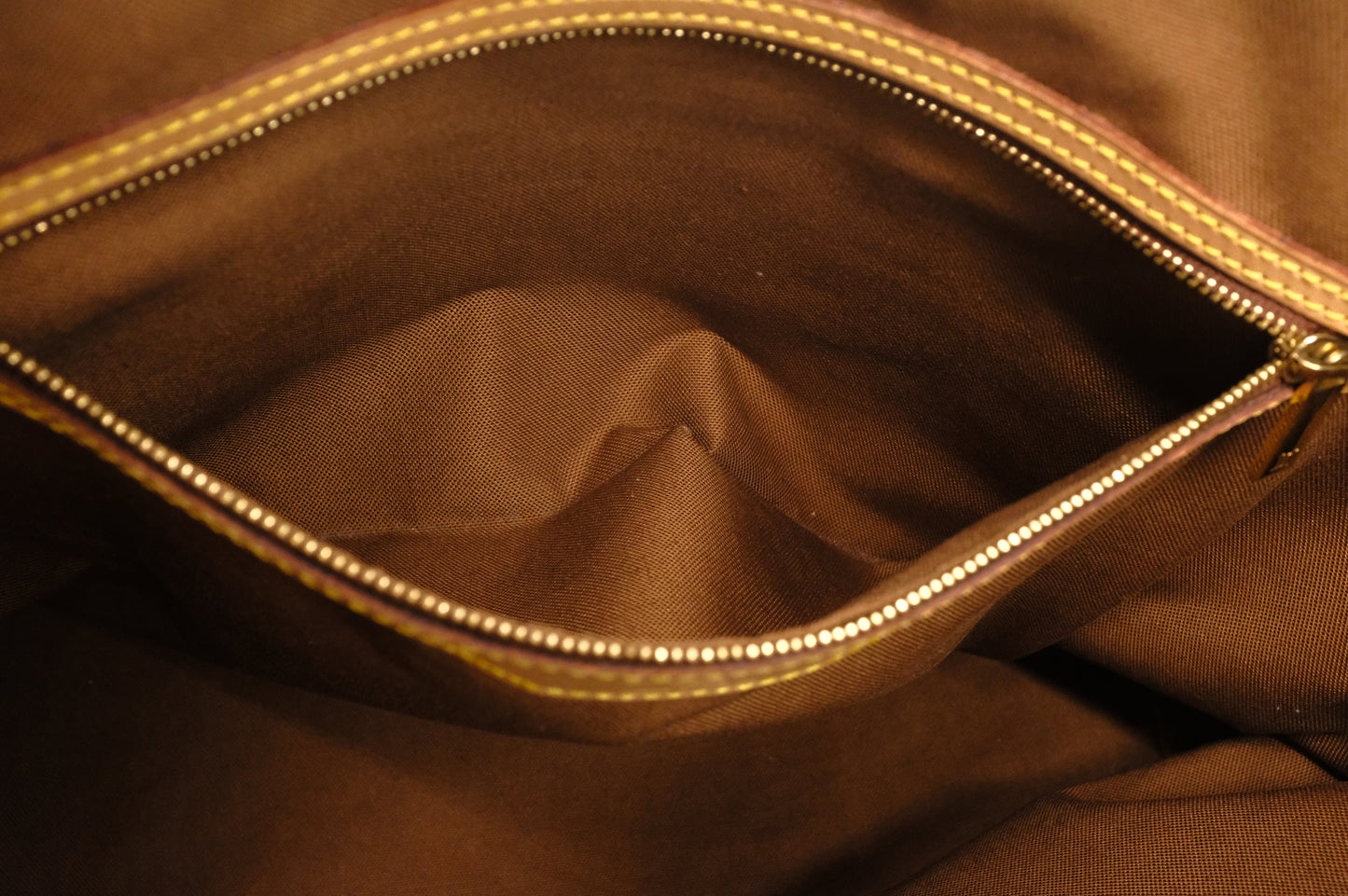 Louis Vuitton Cabas Mezzo in Monogram Canvas