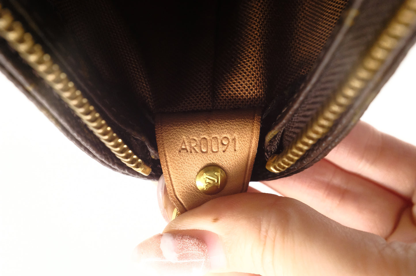 Louis Vuitton Cabas Mezzo in Monogram Canvas