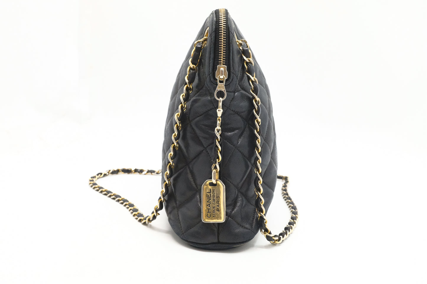 Chanel Shoulder Bag in Black Mattelassé Leather