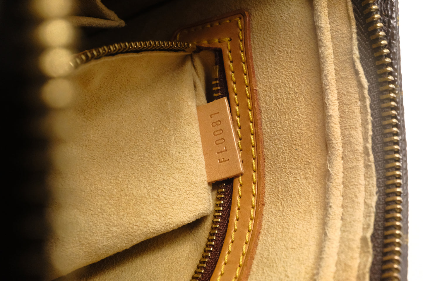 Louis Vuitton Looping MM in Monogram Canvas