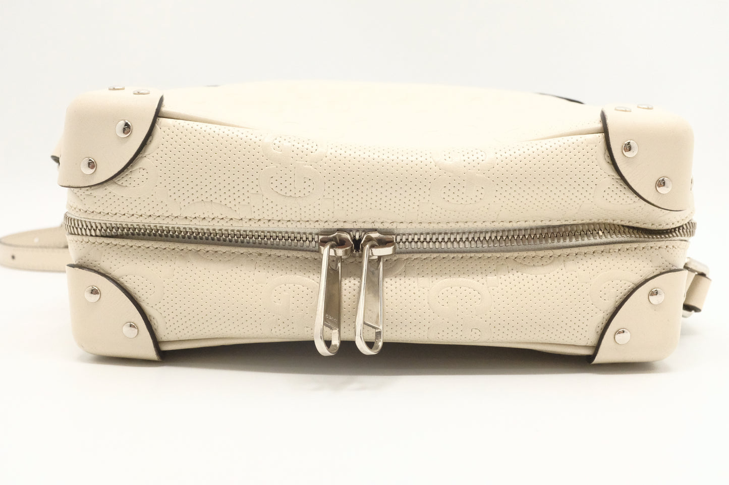Gucci Trunk Crossbody in Off-White Leather
