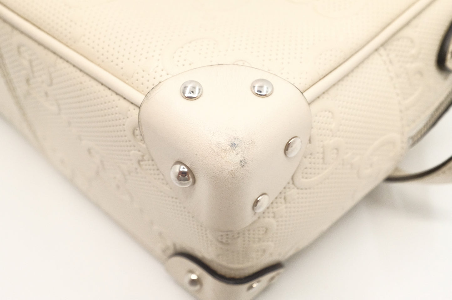 Gucci Trunk Crossbody in Off-White Leather