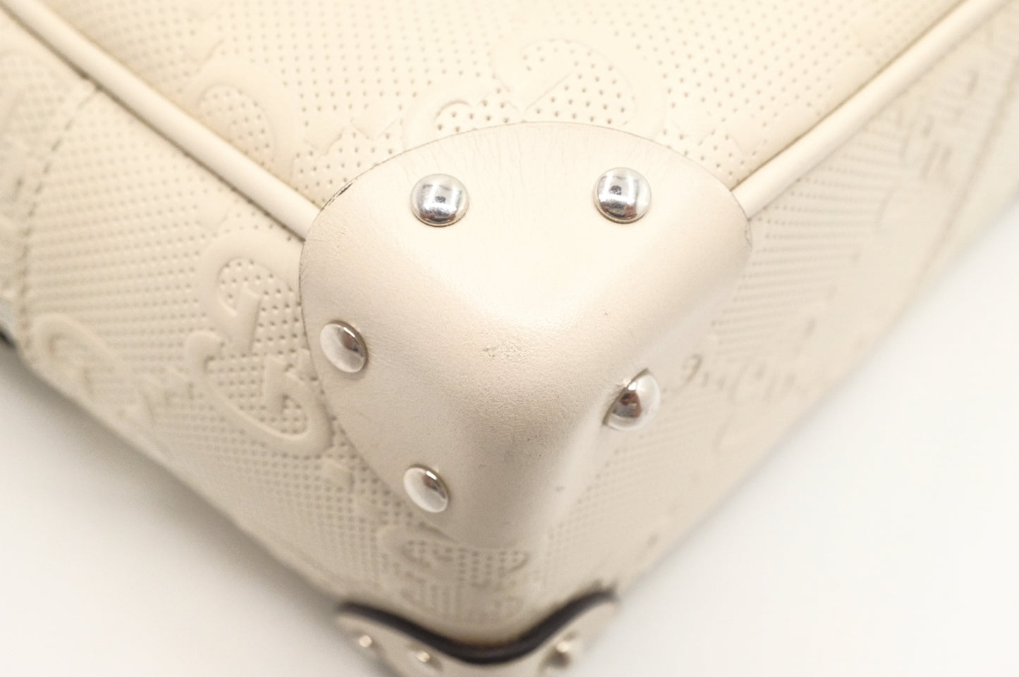 Gucci Trunk Crossbody in Off-White Leather