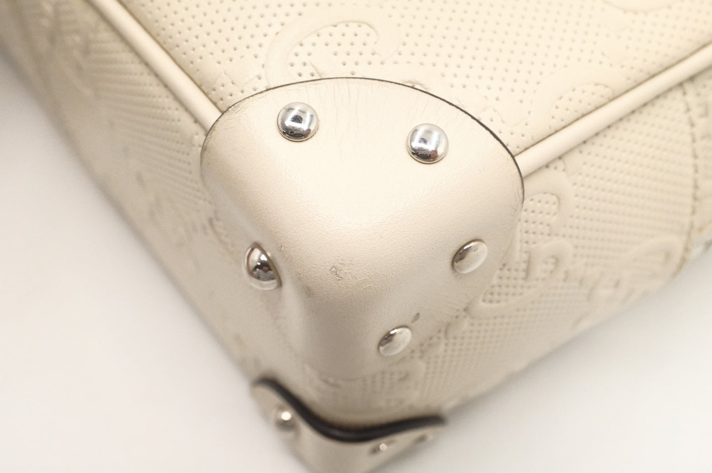 Gucci Trunk Crossbody in Off-White Leather