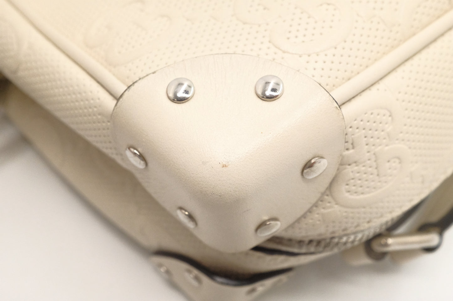 Gucci Trunk Crossbody in Off-White Leather
