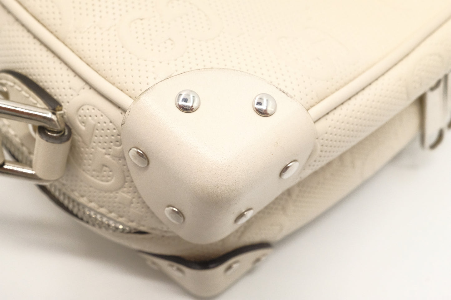 Gucci Trunk Crossbody in Off-White Leather