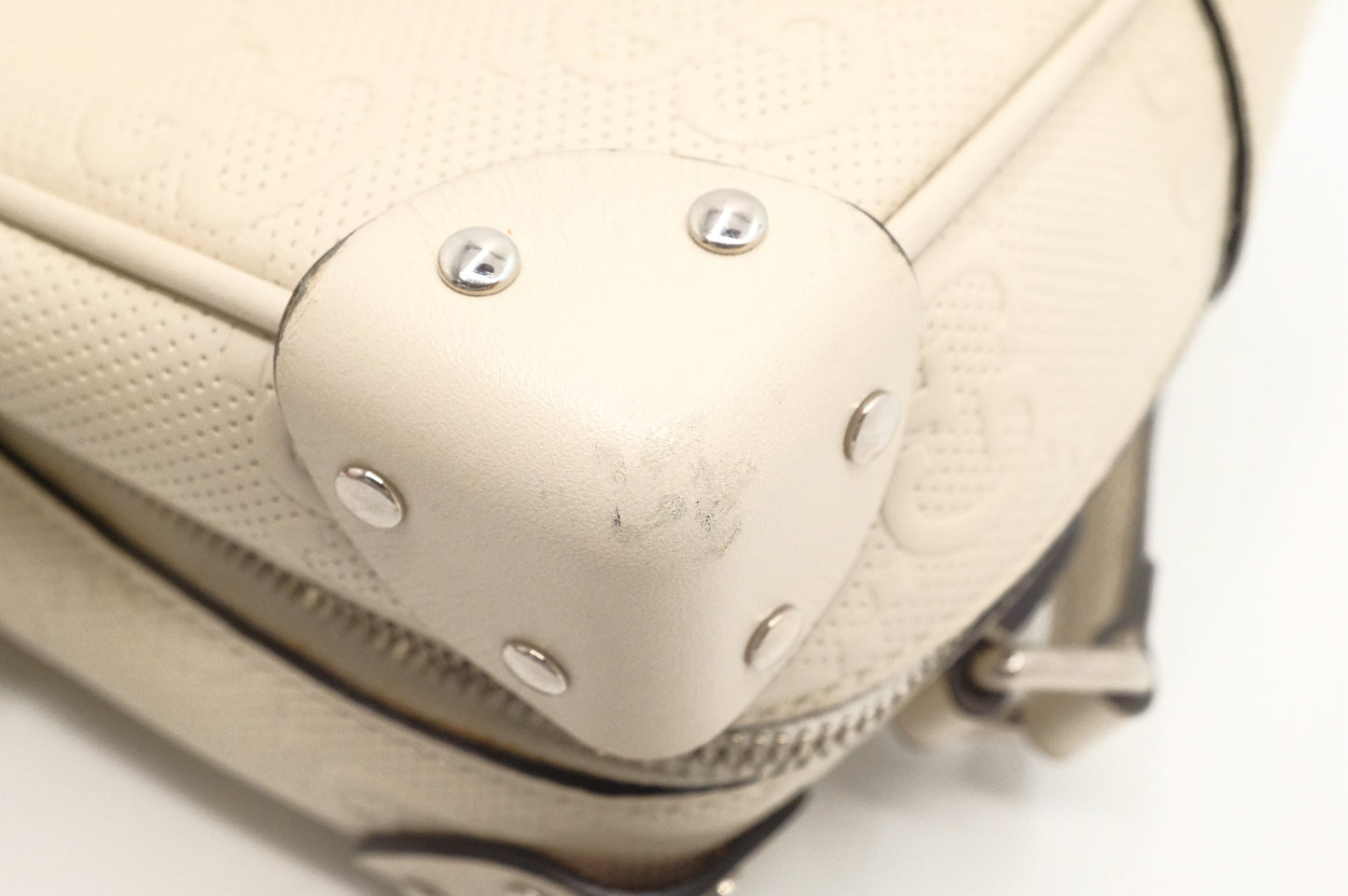 Gucci Trunk Crossbody in Off-White Leather