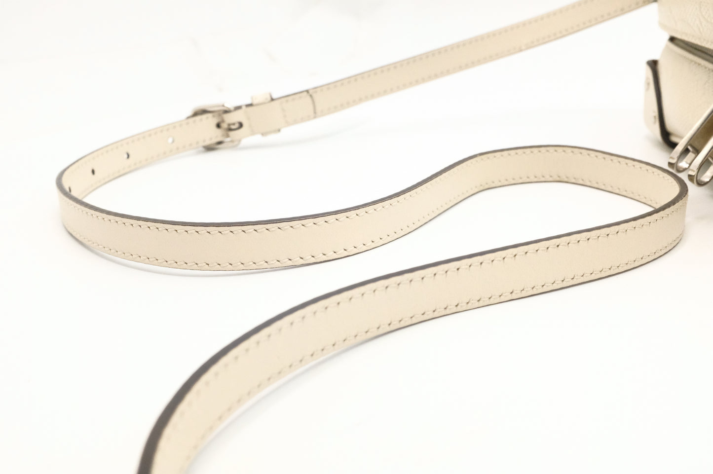 Gucci Trunk Crossbody in Off-White Leather