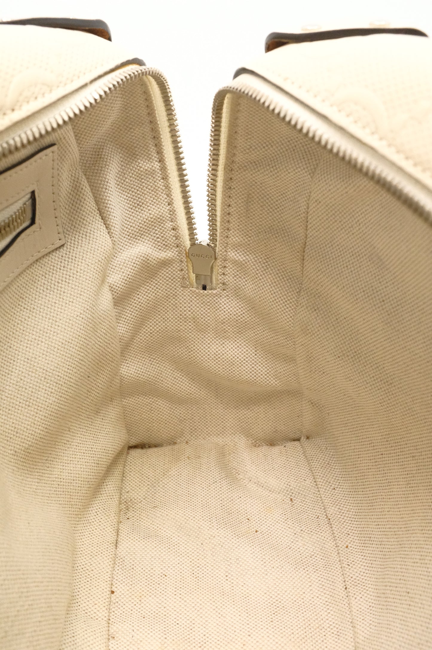Gucci Trunk Crossbody in Off-White Leather