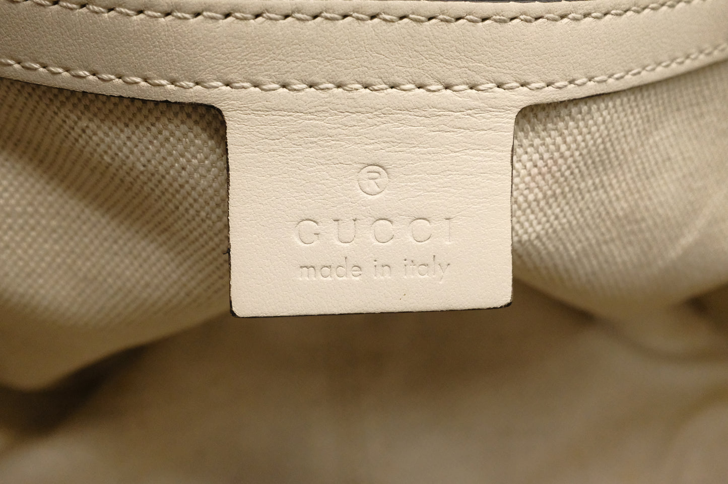 Gucci Trunk Crossbody in Off-White Leather