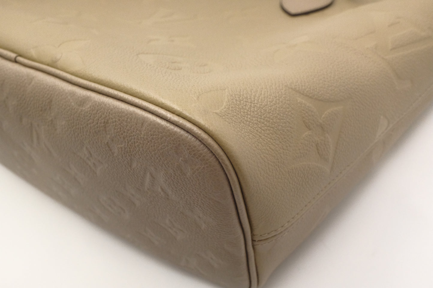 Louis Vuitton Neverfull MM in Turtledove Empreinte Leather