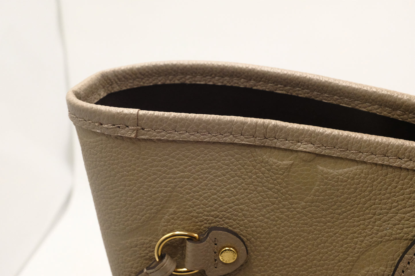 Louis Vuitton Neverfull MM in Turtledove Empreinte Leather