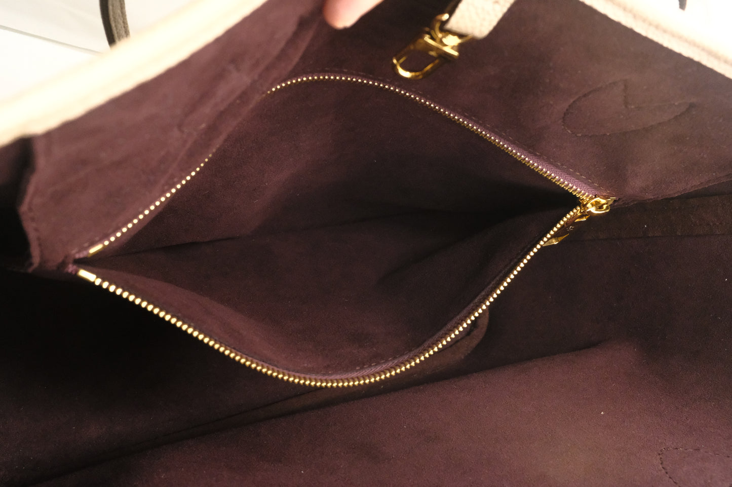 Louis Vuitton Neverfull MM in Turtledove Empreinte Leather
