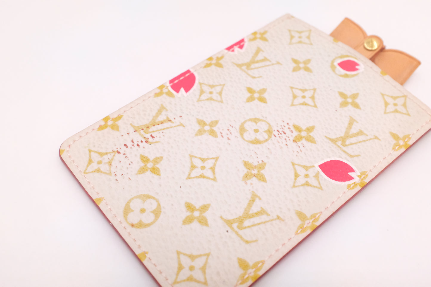 Louis Vuitton x Takashi Murakami Etui Miroir in White and Pink Cherry Blossom Monogram Canvas