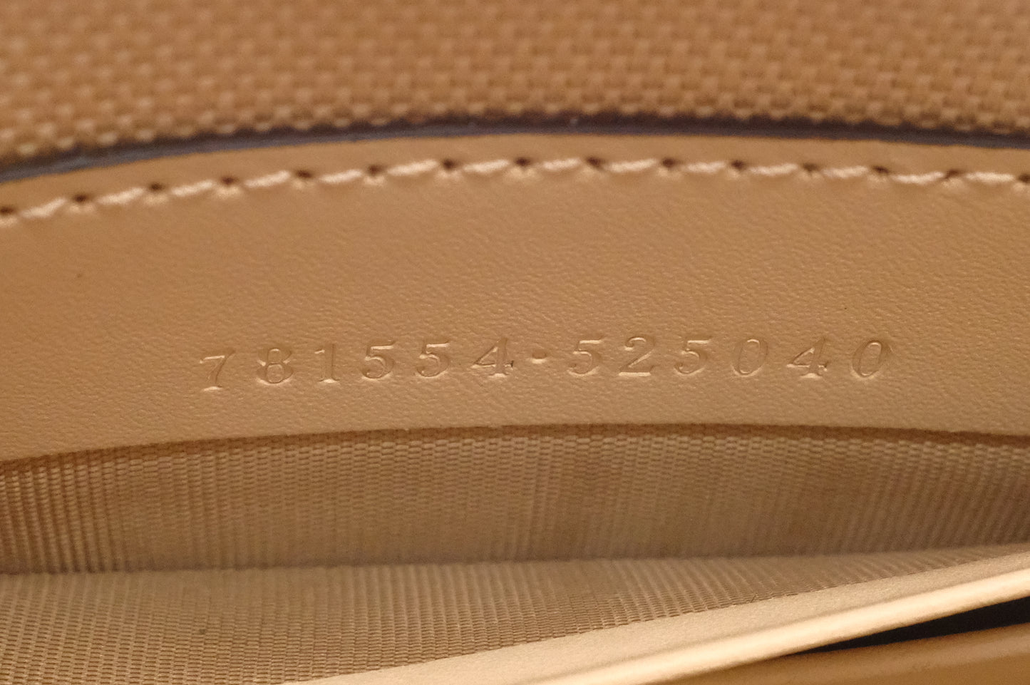 Gucci Mini Shoulder Bag in Ivory Leather