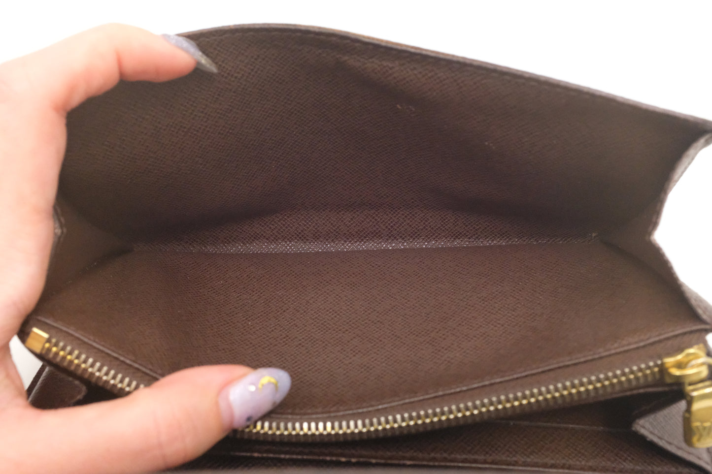 Louis Vuitton Sarah Wallet in Damier Ebene Canvas