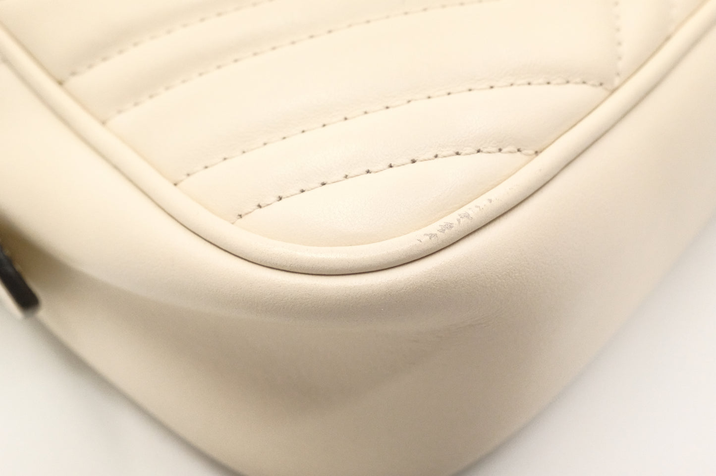 Gucci Marmont Crossbody in White Leather