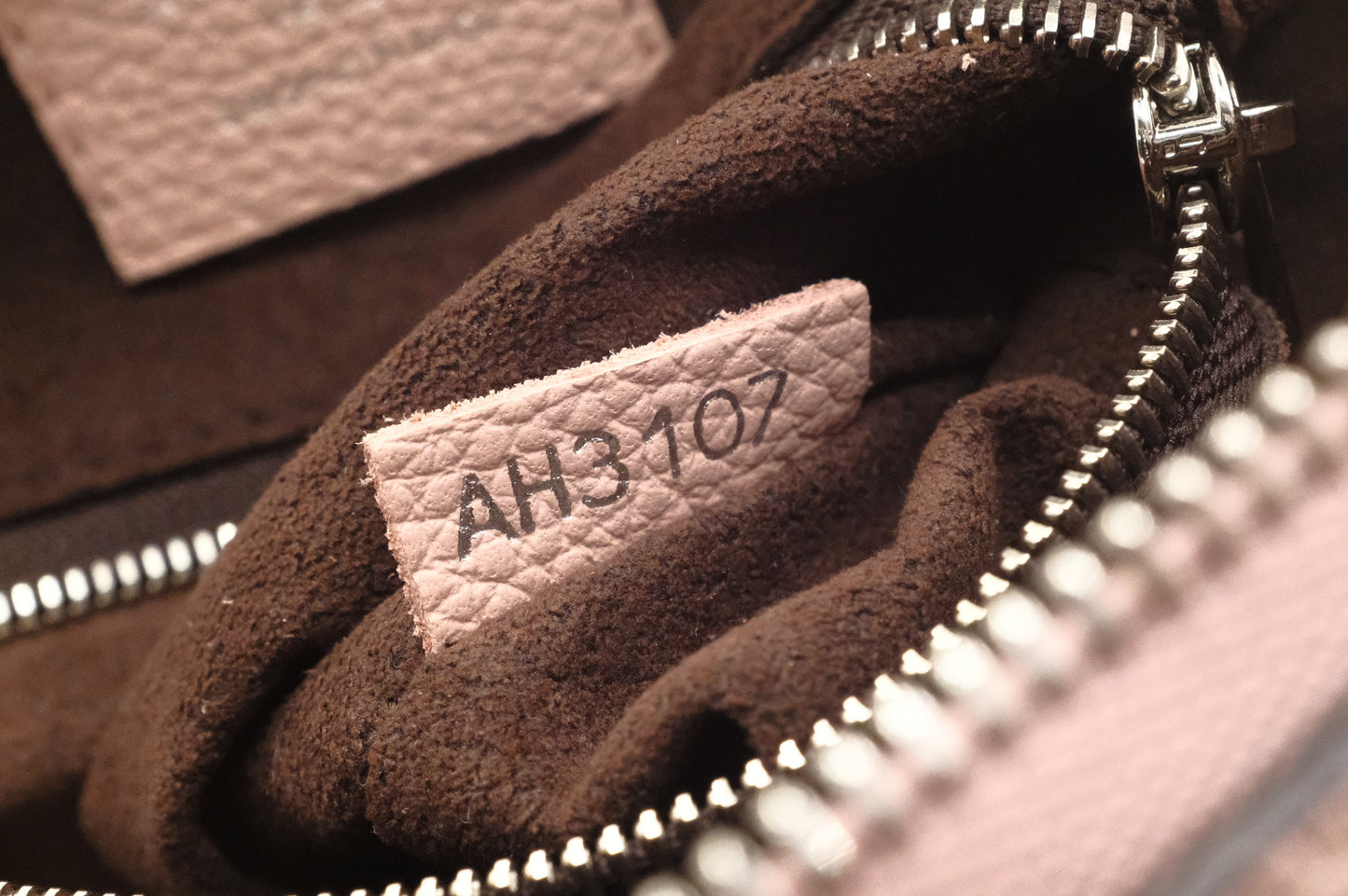 Louis Vuitton Babylone BB Chain Shoulder Bag in Pink Mahina Leather