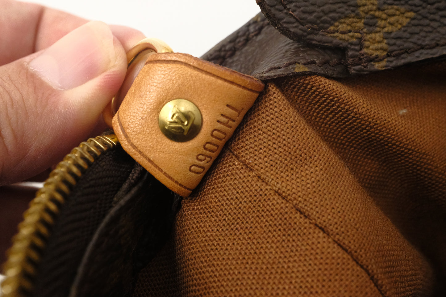 Louis Vuitton Cabas Mezzo in Monogram Canvas