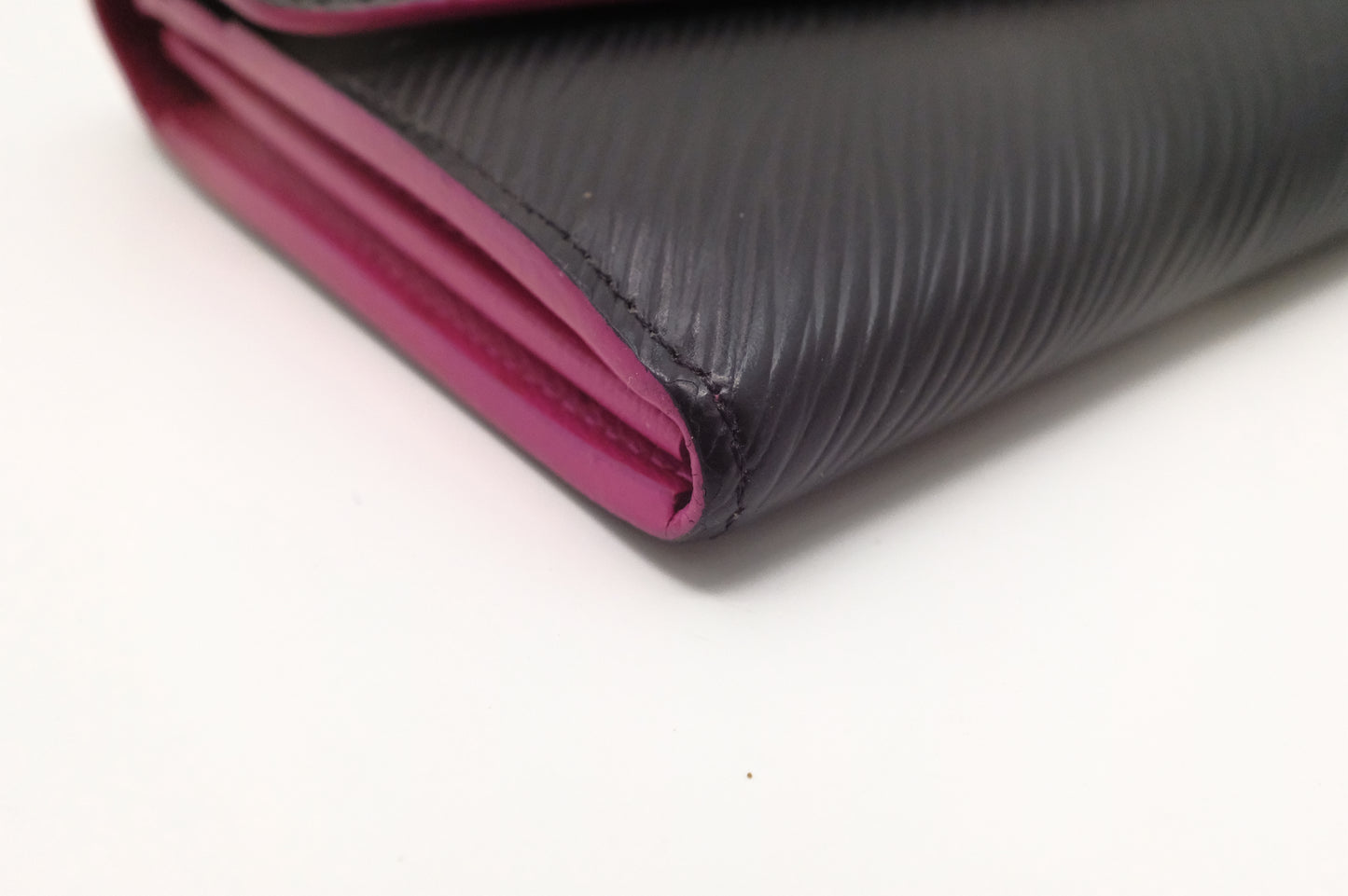 Louis Vuitton Sarah Wallet NM in Dark Gray Epi Leather
