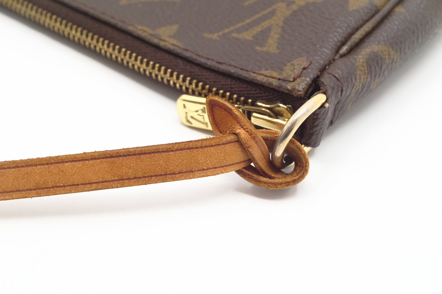 Louis Vuitton Pochette Accessoires in Monogram Canvas